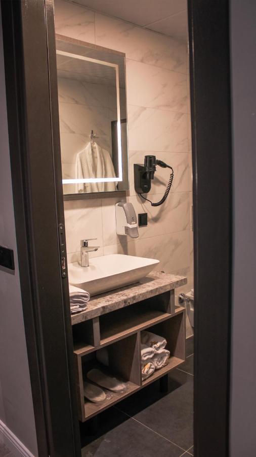 Talles City Hotel Измир Екстериор снимка