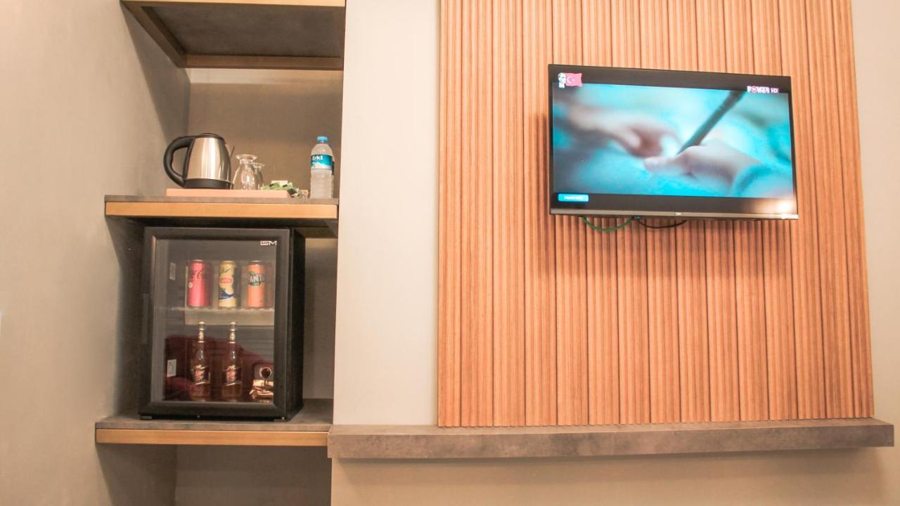 Talles City Hotel Измир Екстериор снимка