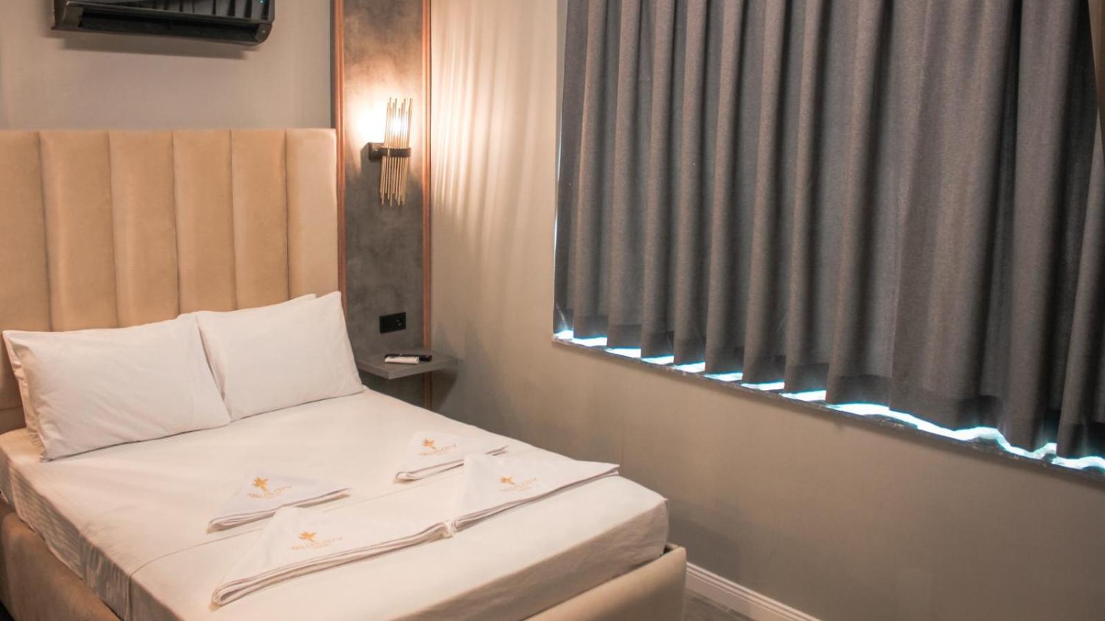 Talles City Hotel Измир Екстериор снимка